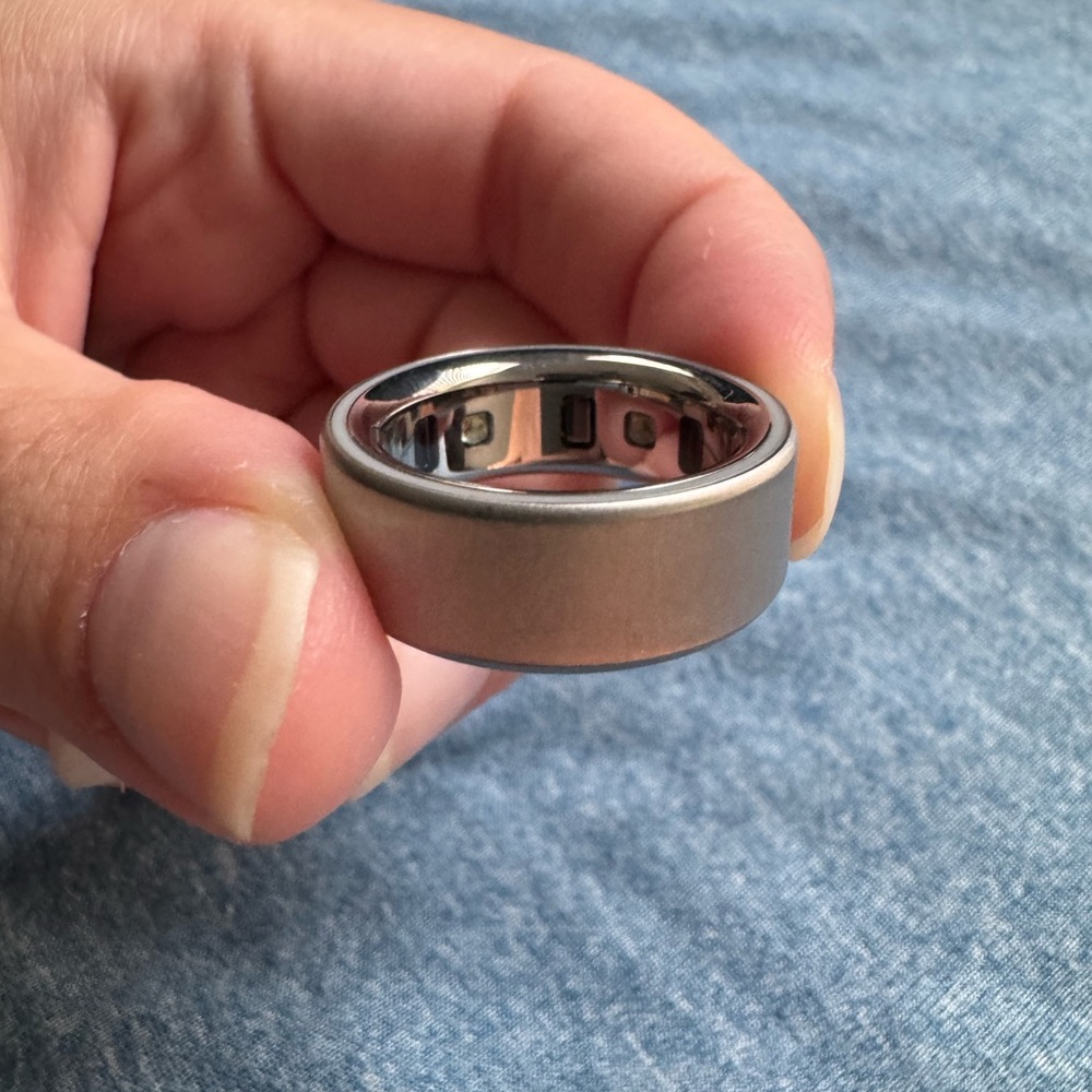 Oura Ring 4 Brushed Silver Size 7
